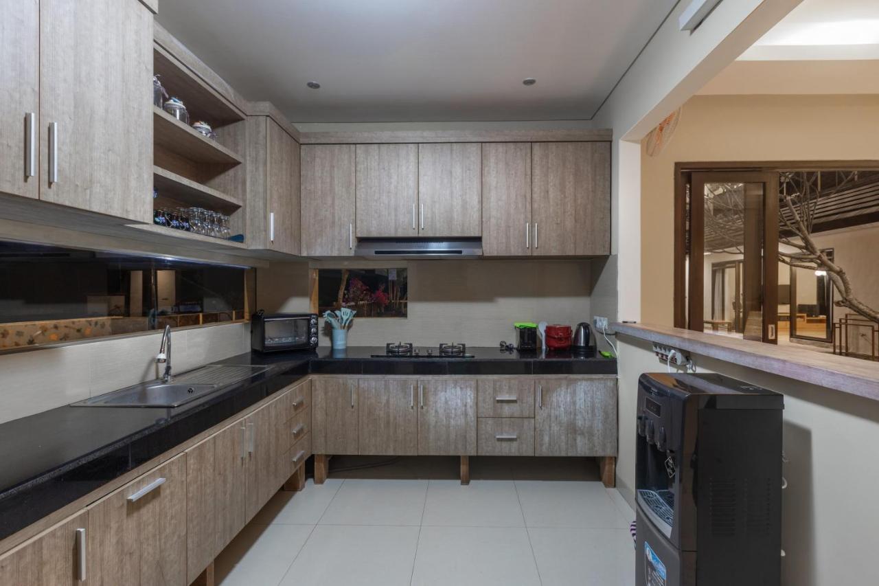 Villa Mayasari 6 Bed Rooms ヌサドゥア エクステリア 写真