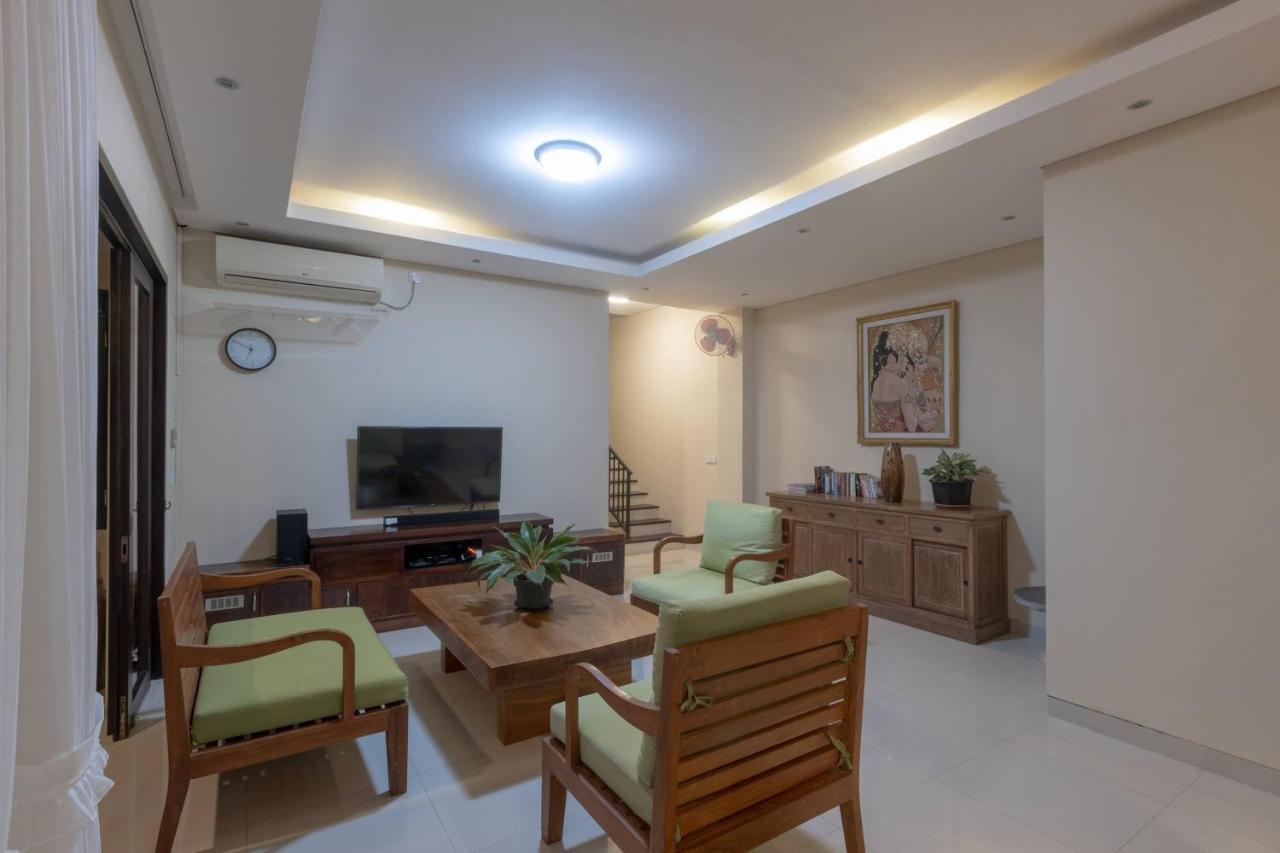 Villa Mayasari 6 Bed Rooms ヌサドゥア エクステリア 写真