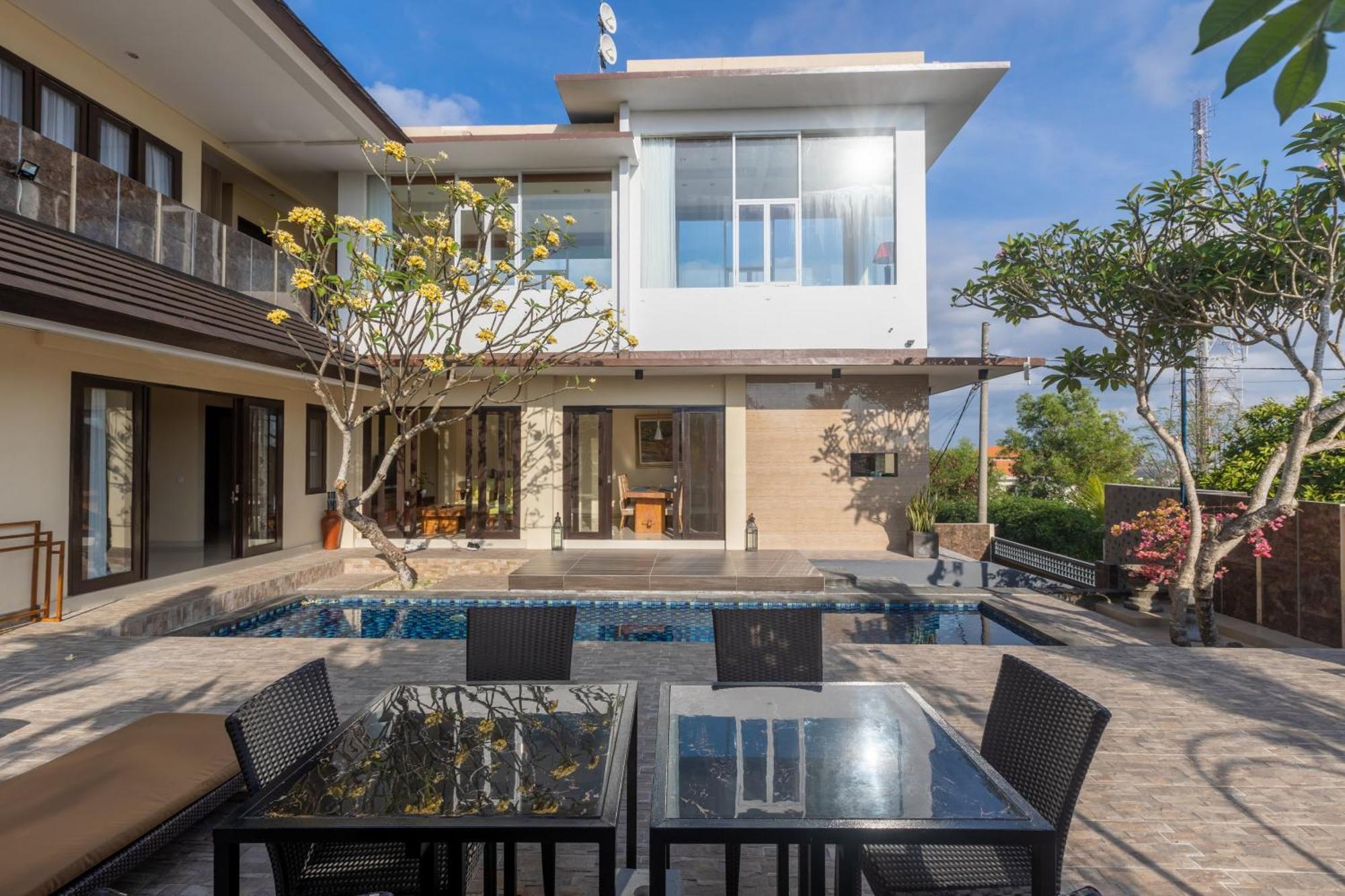 Villa Mayasari 6 Bed Rooms ヌサドゥア エクステリア 写真